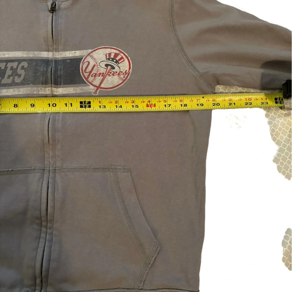 Forty Seven Brand Boys Gray New York Yankees Hooded Zip-Up‎ Jacker Size XL